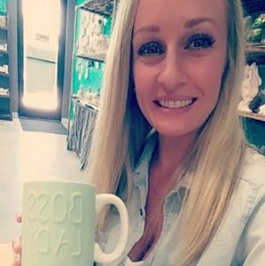 Meet your Posher, Christine